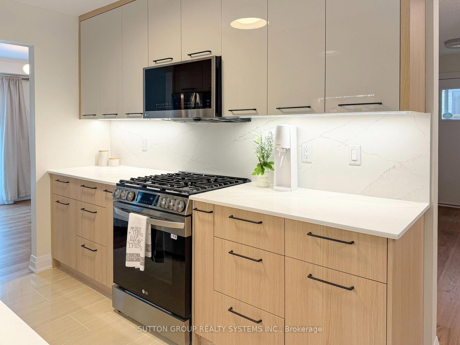 19 Parkway Place • Hamilton, ON photo 13