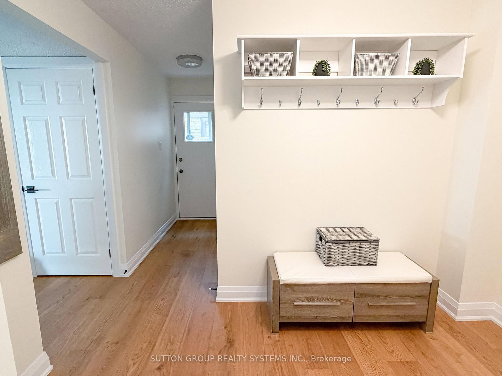 19 Parkway Place • Hamilton, ON photo 5