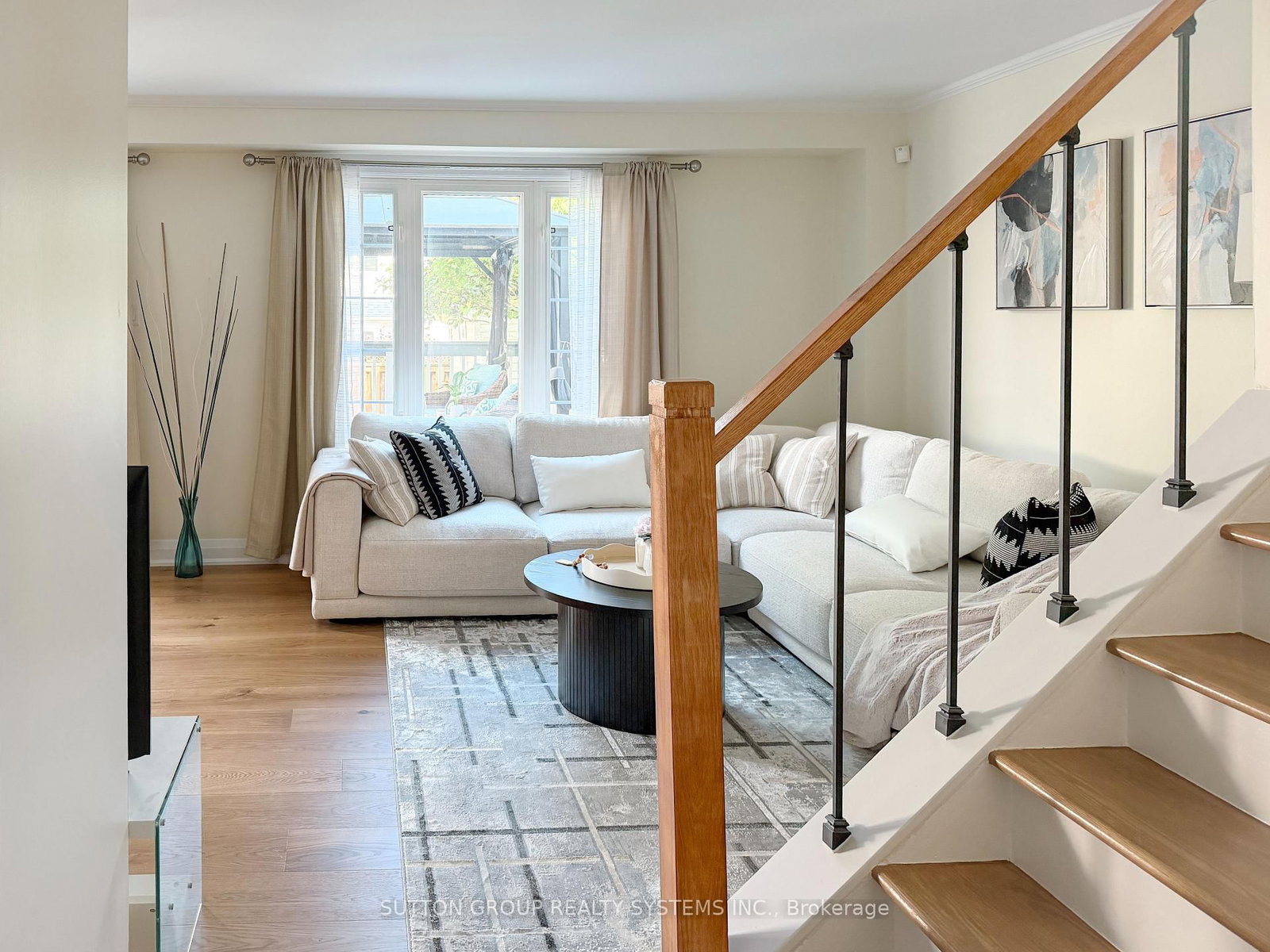19 Parkway Place • Hamilton, ON photo 7