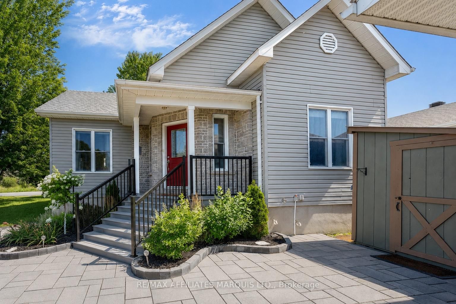 4306 Schell Street • South Dundas, ON photo 2