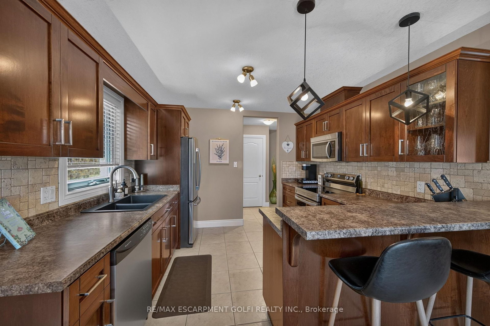 108 WILLOWDALE Crescent • Norfolk, ON photo 10