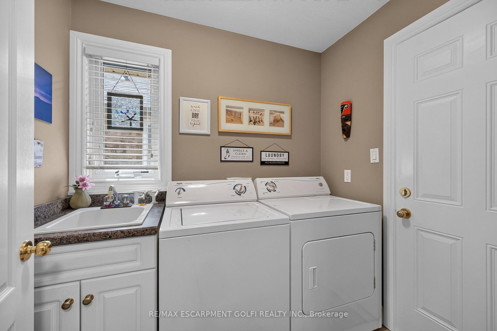 108 WILLOWDALE Crescent • Norfolk, ON photo 19