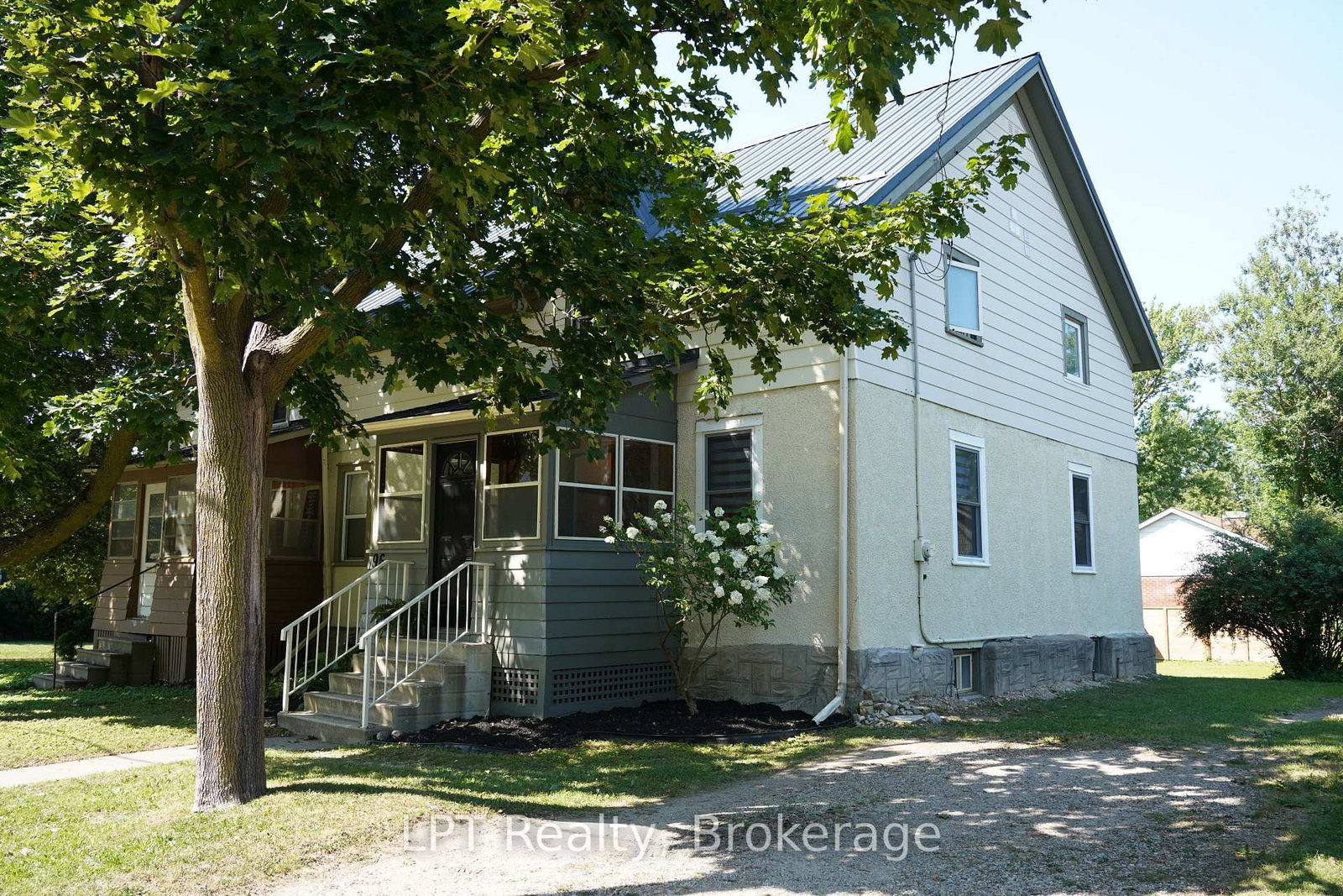 96 Charles Street • Stratford, ON photo 1