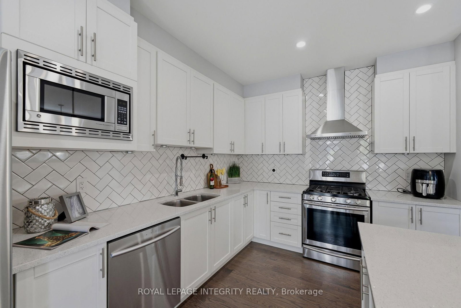 337 MEADOWBREEZE Drive • Ottawa, ON photo 17