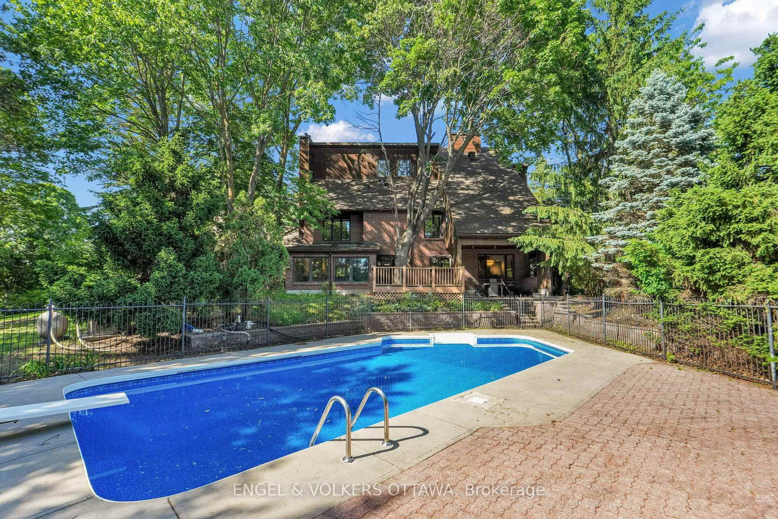 7 Mid Pines Grove • Ottawa, ON photo 41