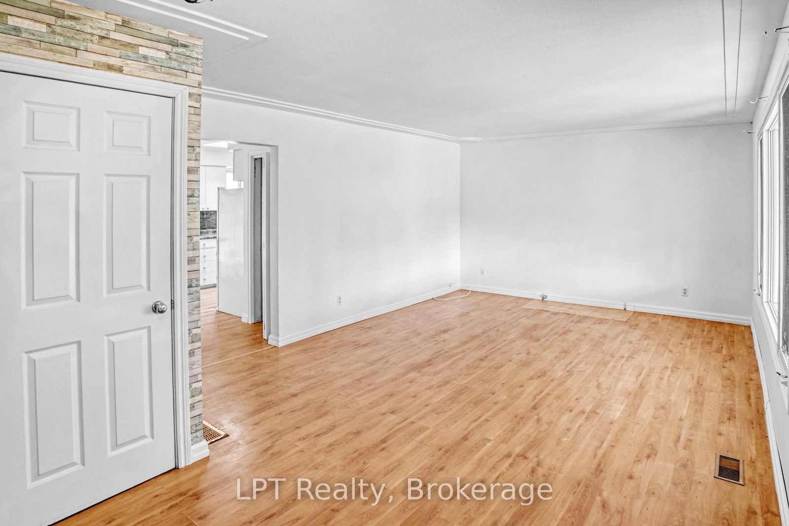 470 7th Street • Hanover, ON photo 13