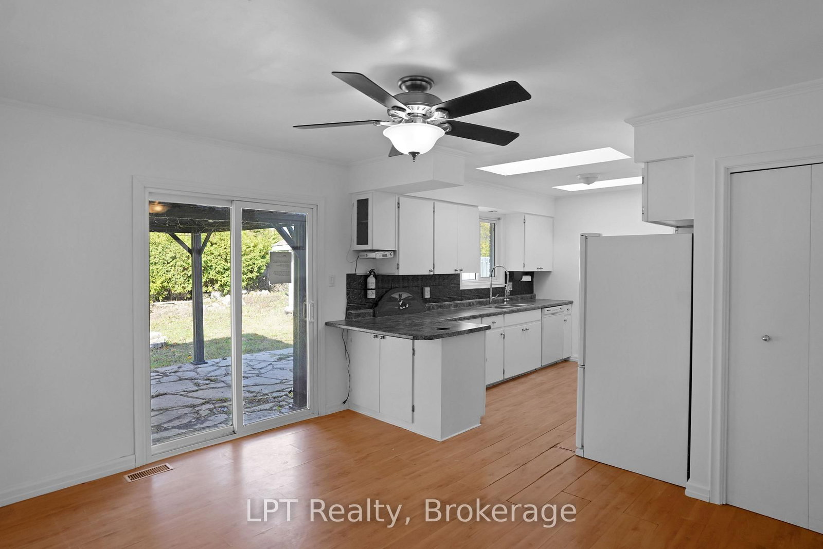 470 7th Street • Hanover, ON photo 15