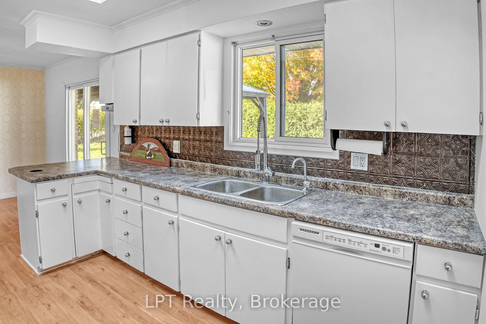 470 7th Street • Hanover, ON photo 17