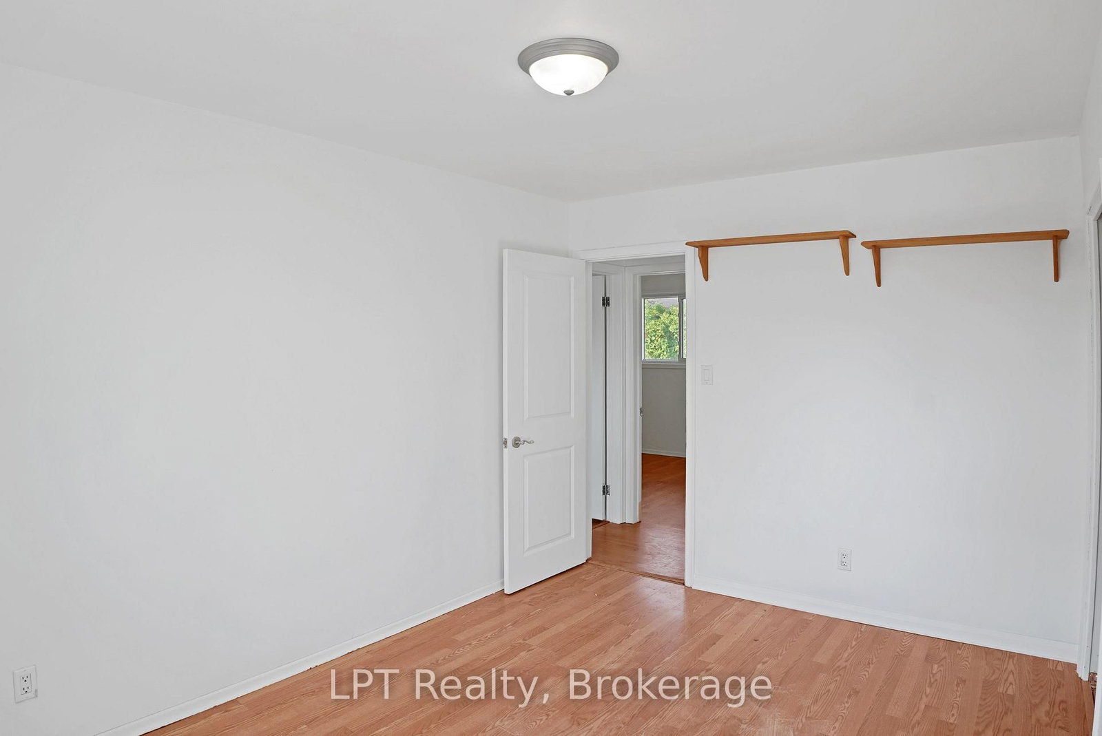 470 7th Street • Hanover, ON photo 24