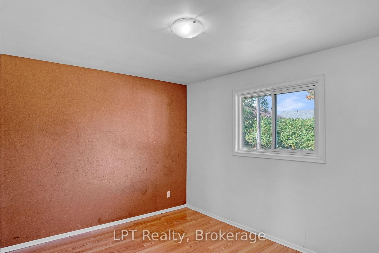 470 7th Street • Hanover, ON photo 25