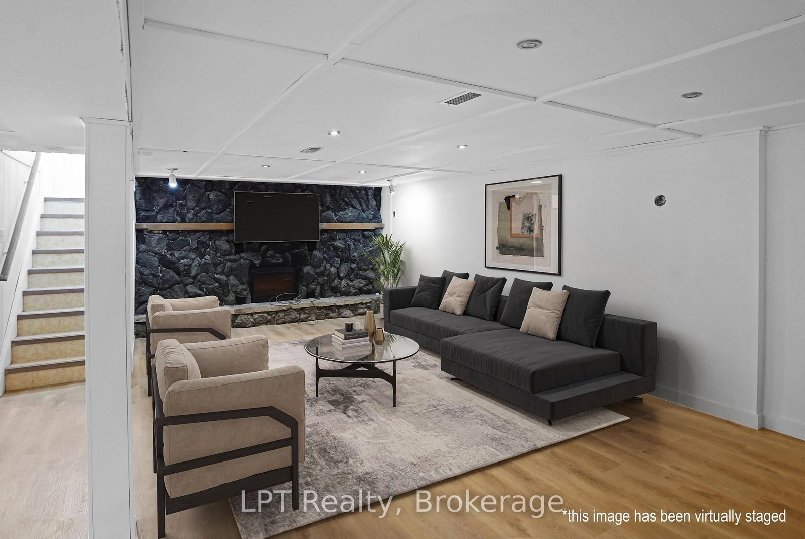 470 7th Street • Hanover, ON photo 3