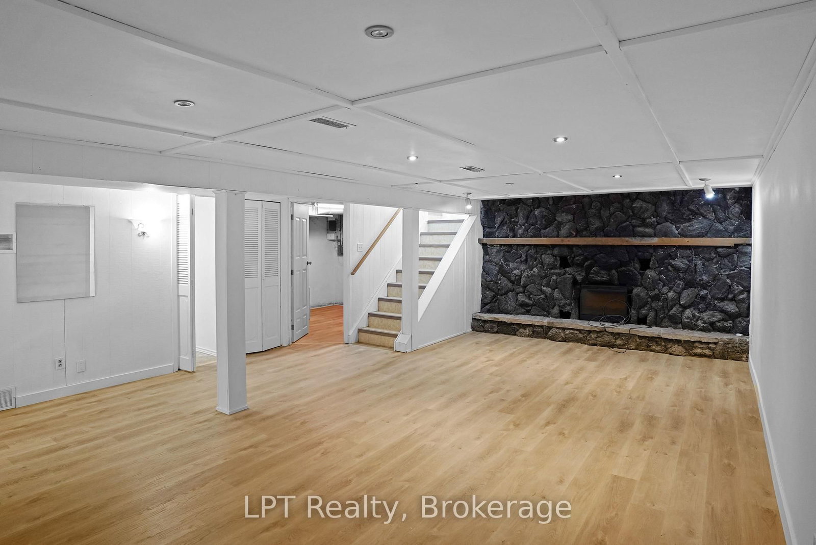 470 7th Street • Hanover, ON photo 31
