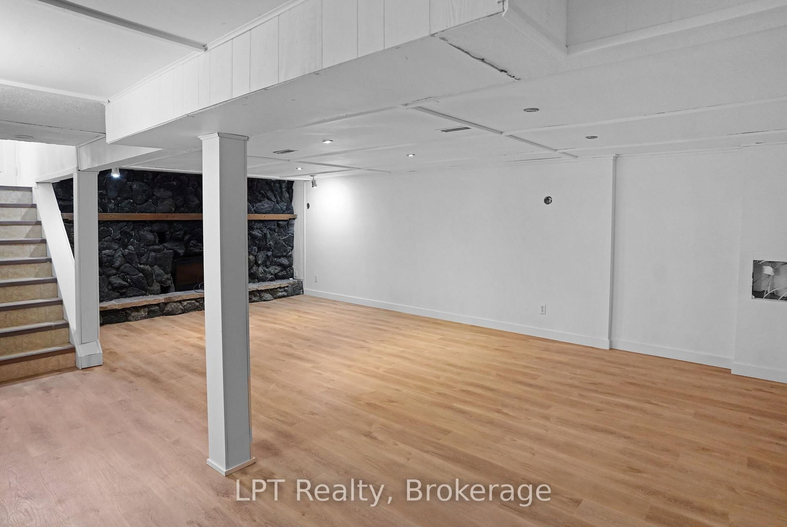 470 7th Street • Hanover, ON photo 35