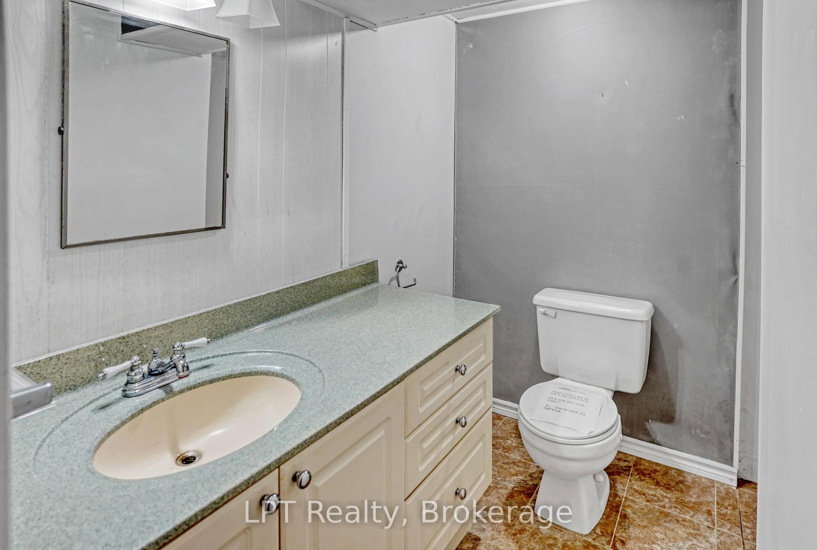 470 7th Street • Hanover, ON photo 36