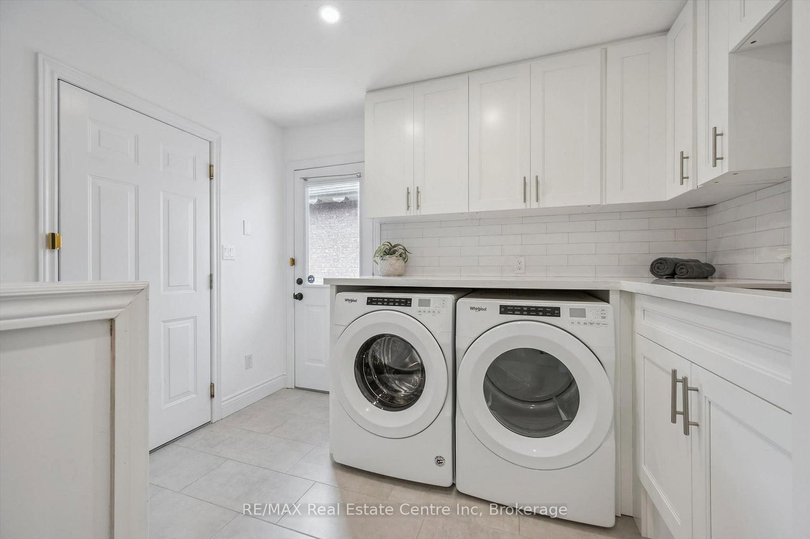 18 KEYS Crescent • Guelph, ON photo 20