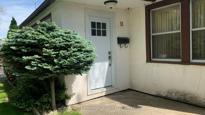11 Achilles Avenue