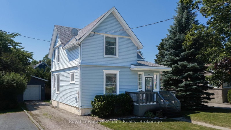122 Nelson Street E