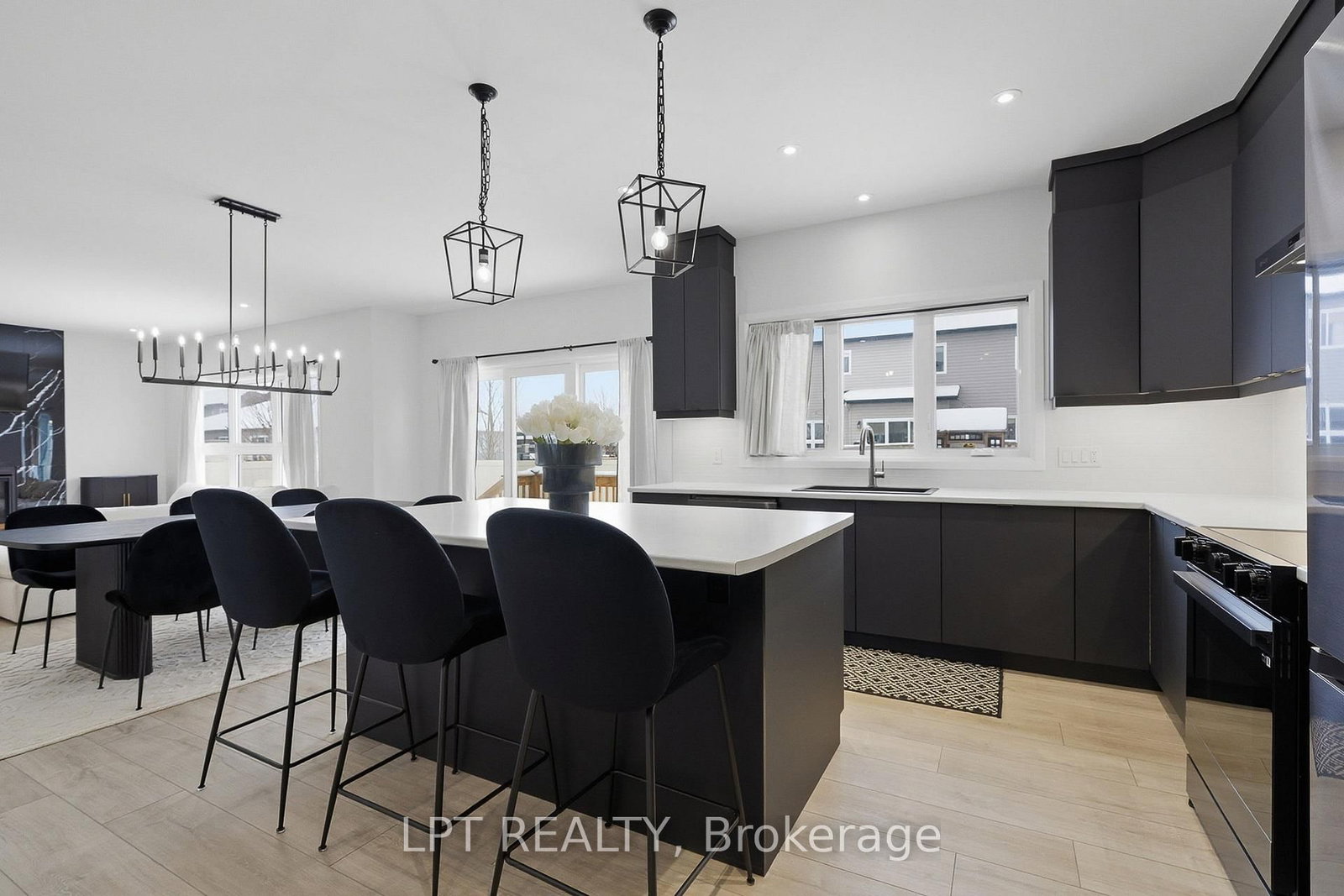301 Moonlight Drive • Russell, ON photo 13