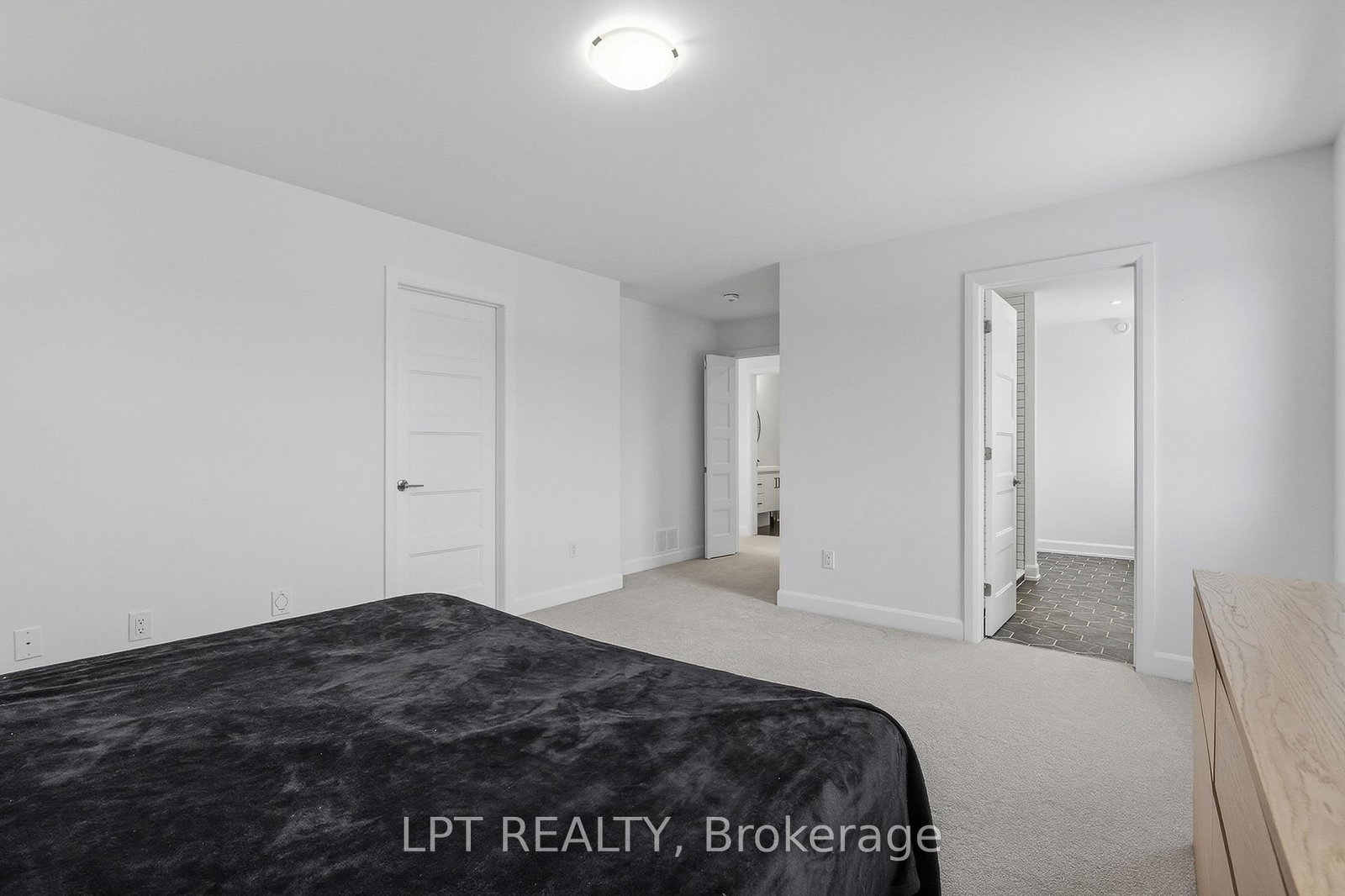 301 Moonlight Drive • Russell, ON photo 23