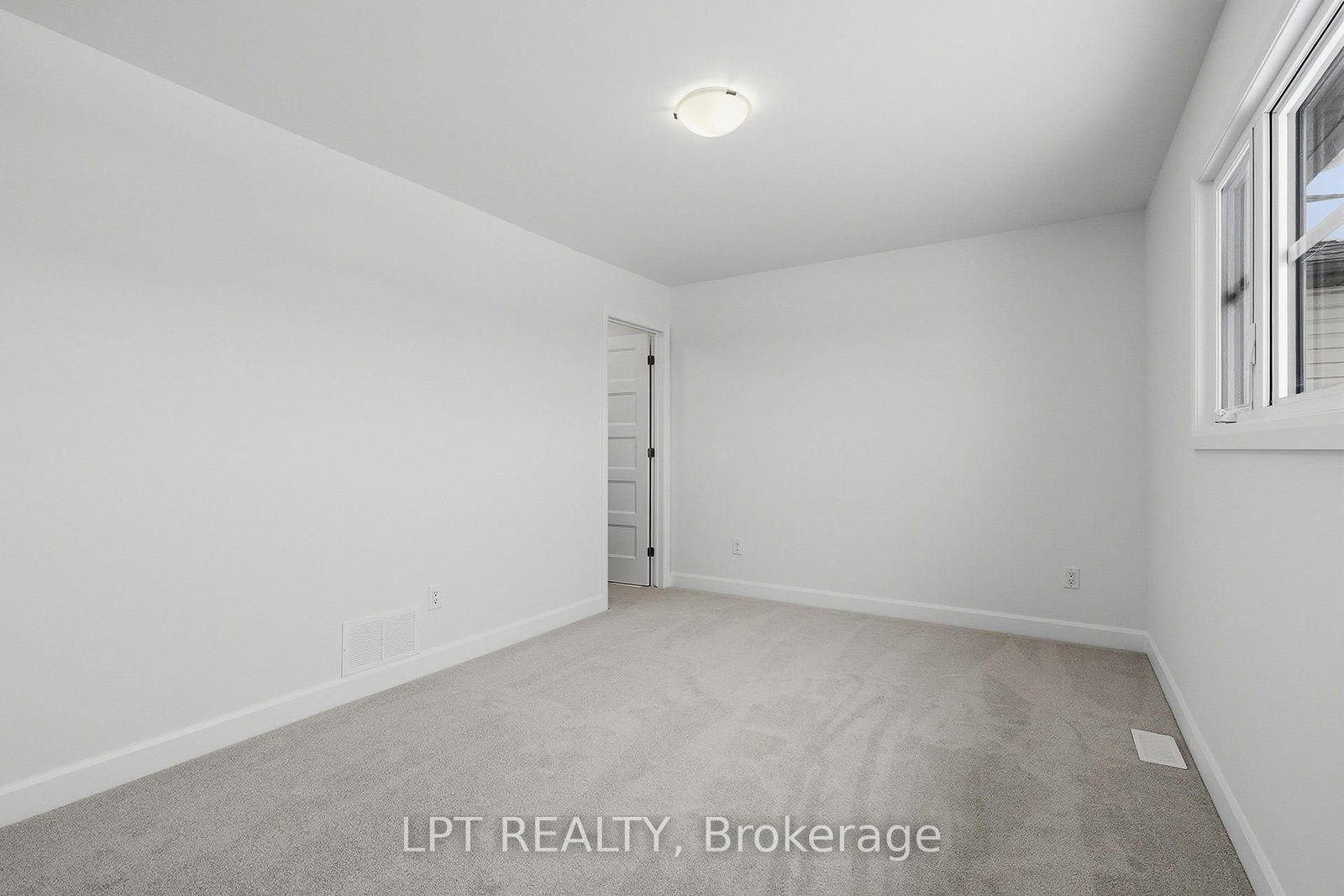 301 Moonlight Drive • Russell, ON photo 26
