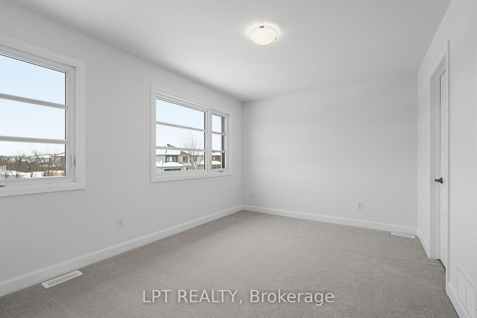 301 Moonlight Drive • Russell, ON photo 27