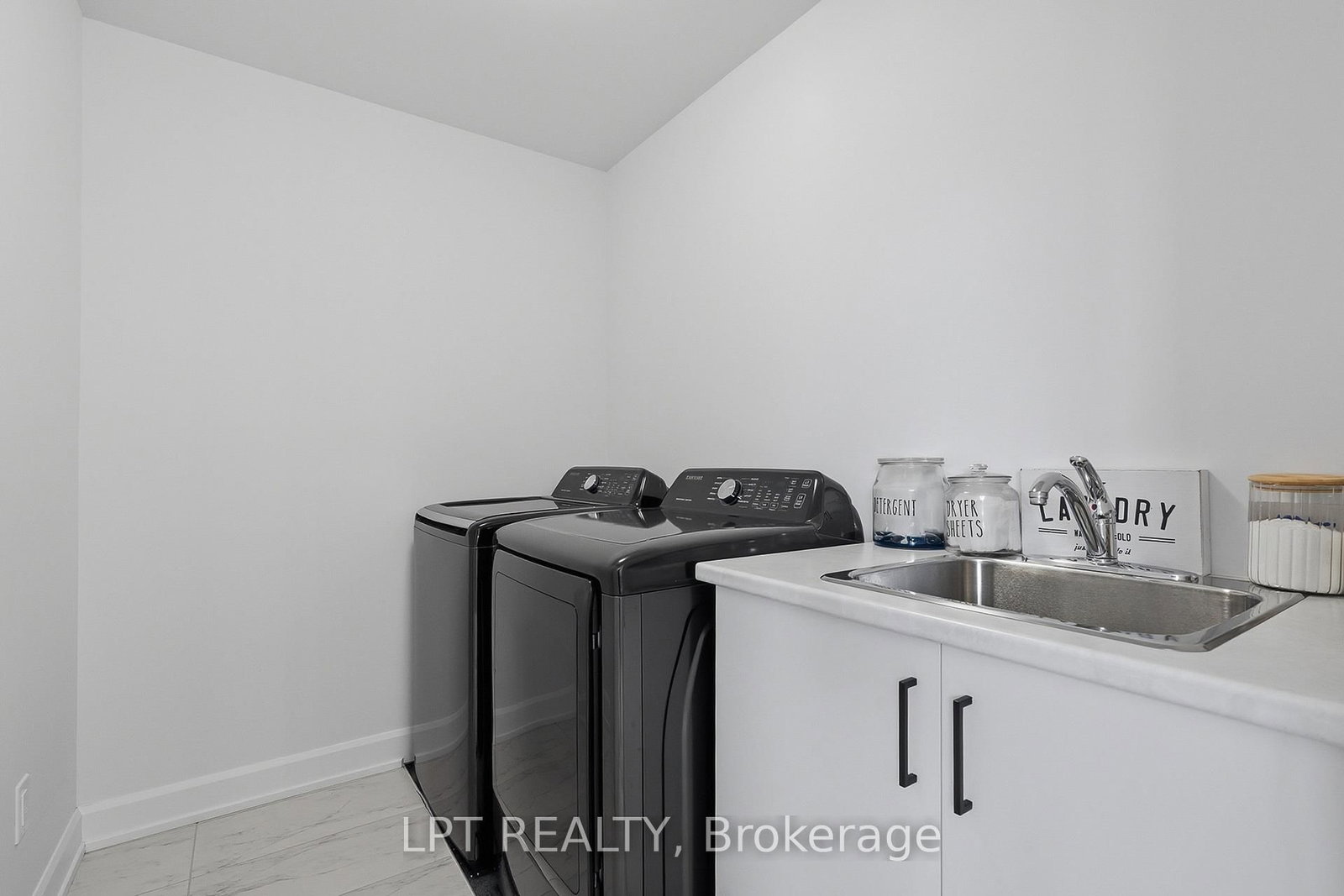 301 Moonlight Drive • Russell, ON photo 29