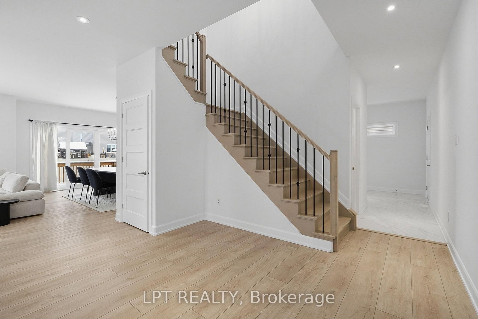 301 Moonlight Drive • Russell, ON photo 4
