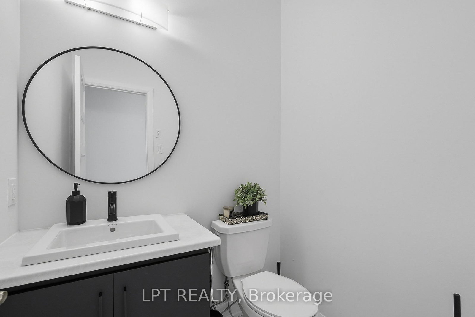 301 Moonlight Drive • Russell, ON photo 6