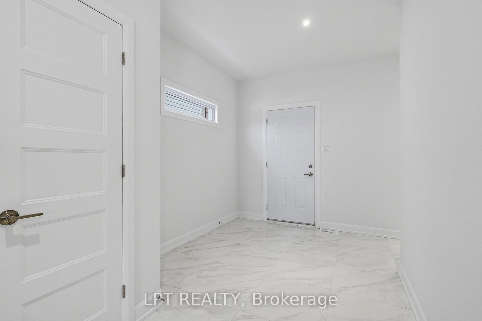 301 Moonlight Drive • Russell, ON photo 8
