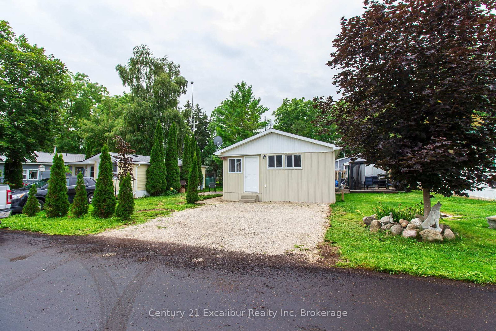 422 Pine Pass Road N • Centre Wellington, ON photo 1