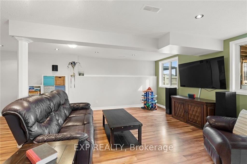 254 FLODDEN Way • Ottawa, ON photo 24