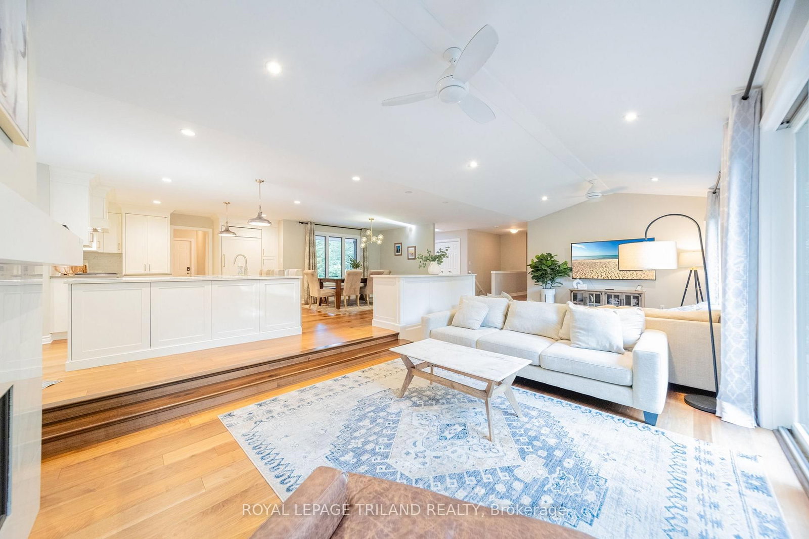 10498 Pinetree Drive • Lambton Shores, ON photo 14