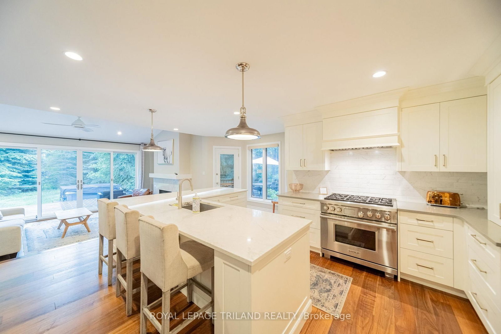 10498 Pinetree Drive • Lambton Shores, ON photo 15