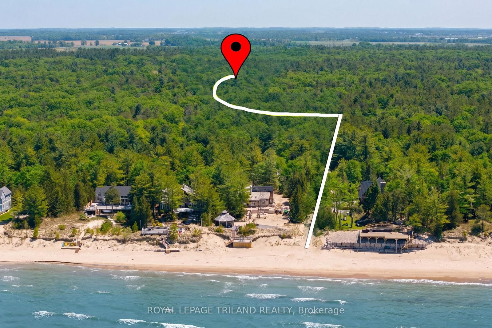 10498 Pinetree Drive • Lambton Shores, ON photo 3