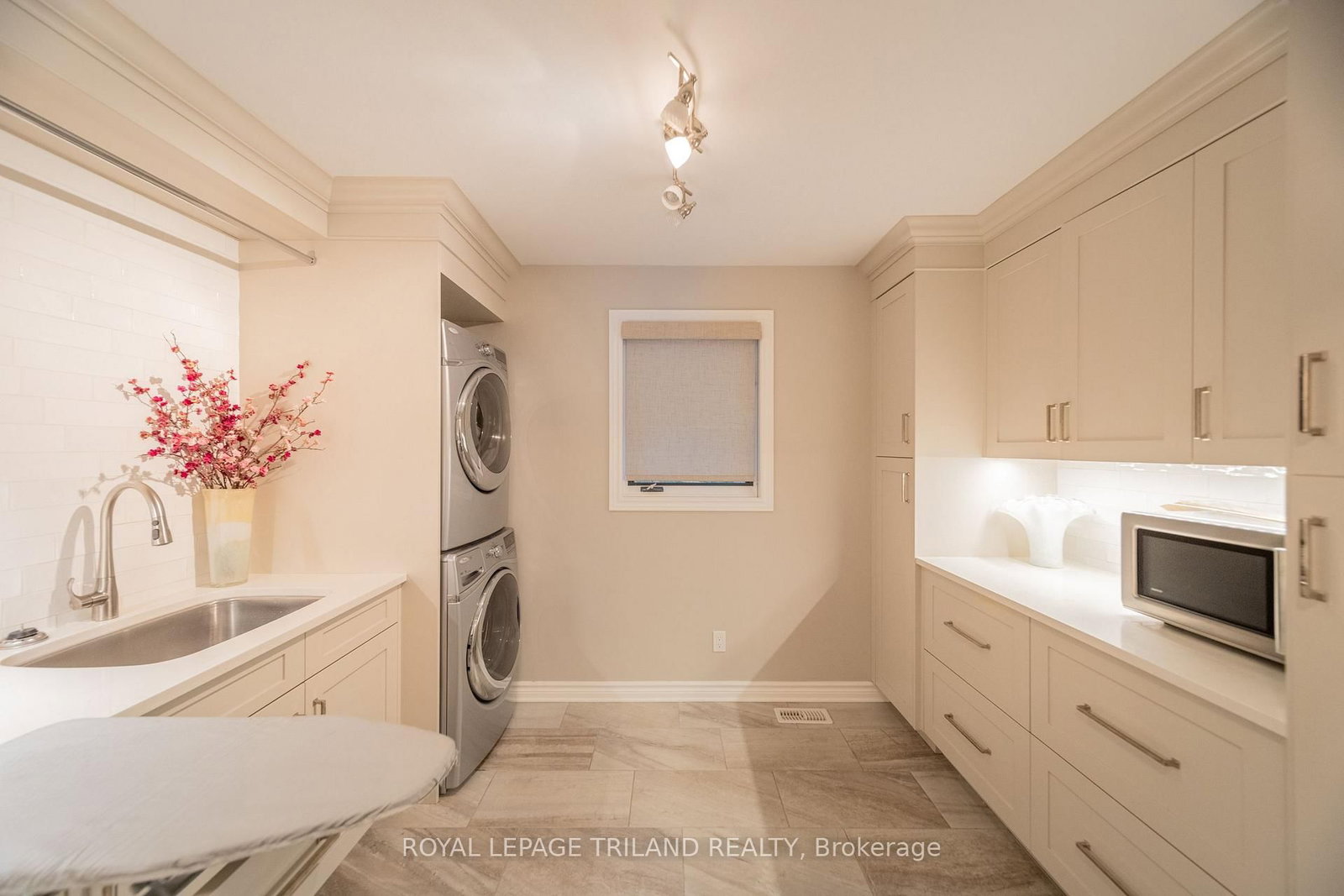 10498 Pinetree Drive • Lambton Shores, ON photo 30