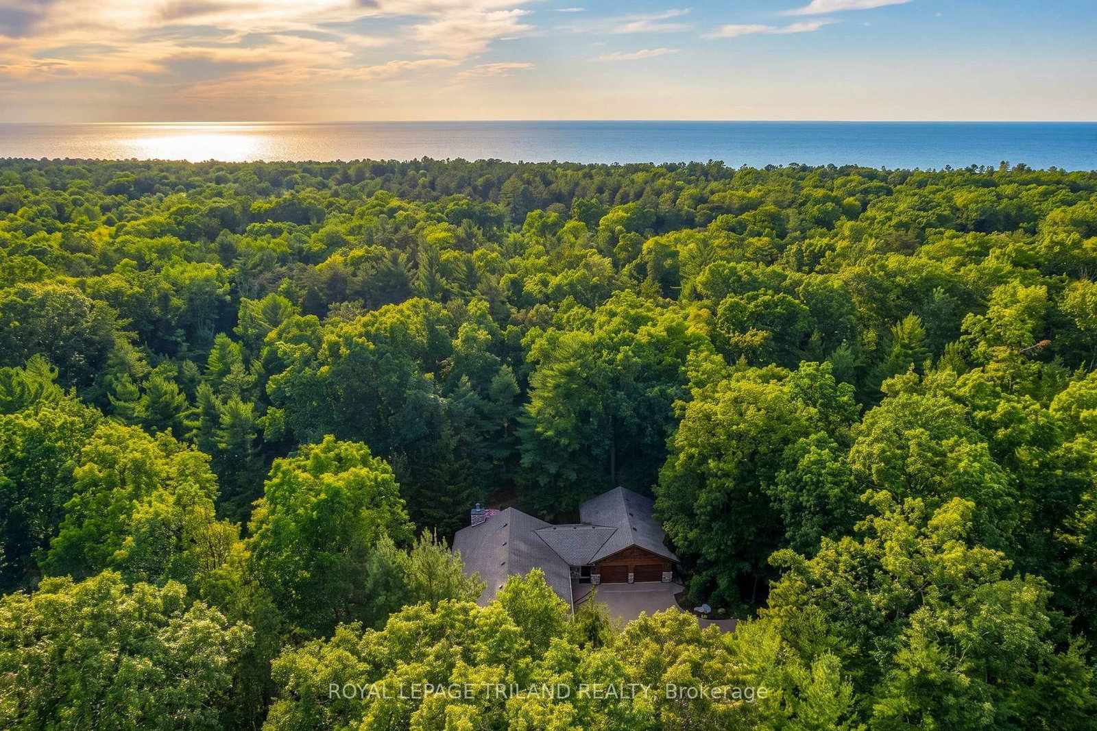 10498 Pinetree Drive • Lambton Shores, ON photo 6