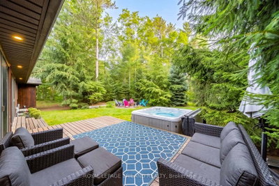 10498 Pinetree Drive • Lambton Shores, ON photo 9