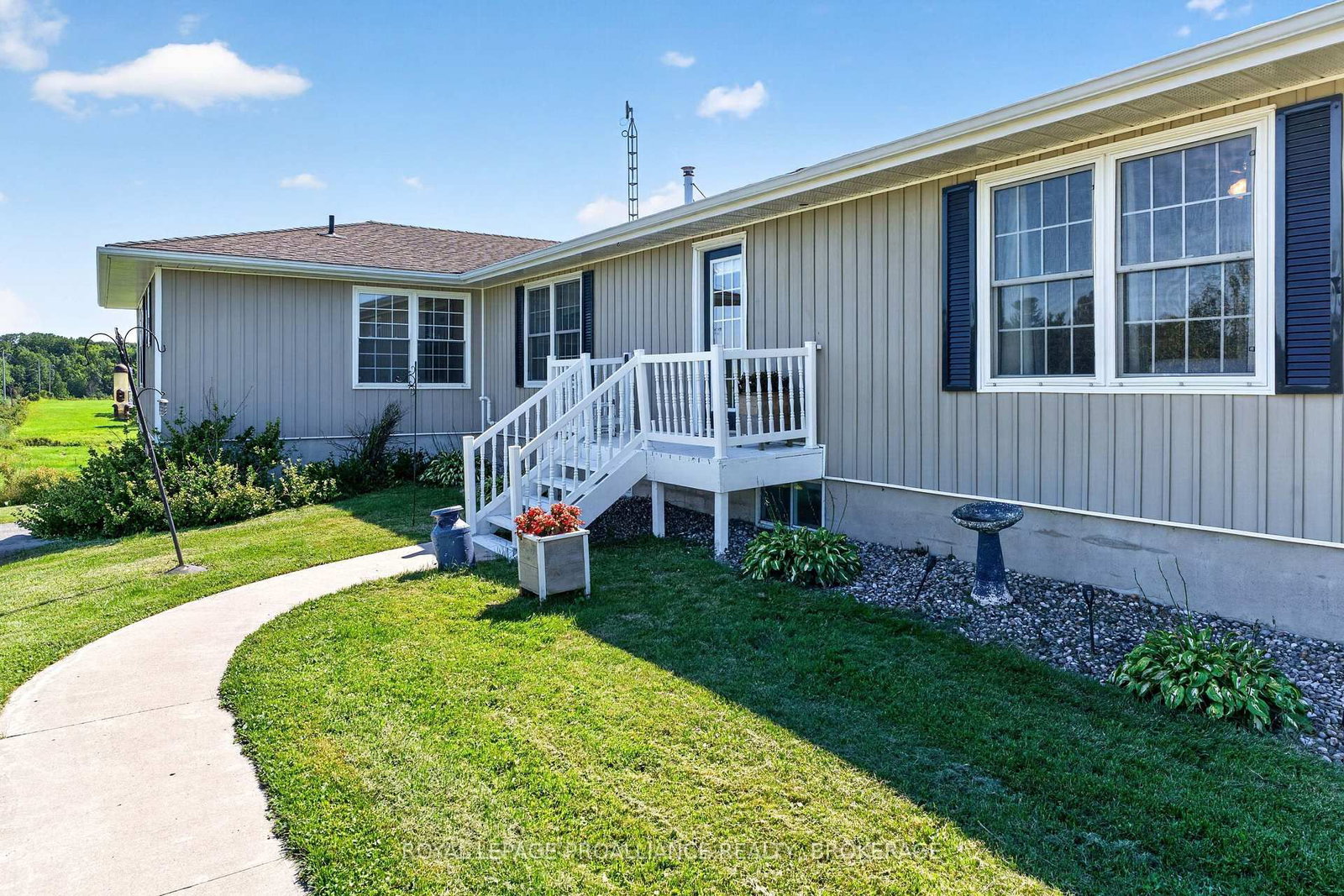 2270 Hitchcock Road • Wolfe Island, ON photo 5