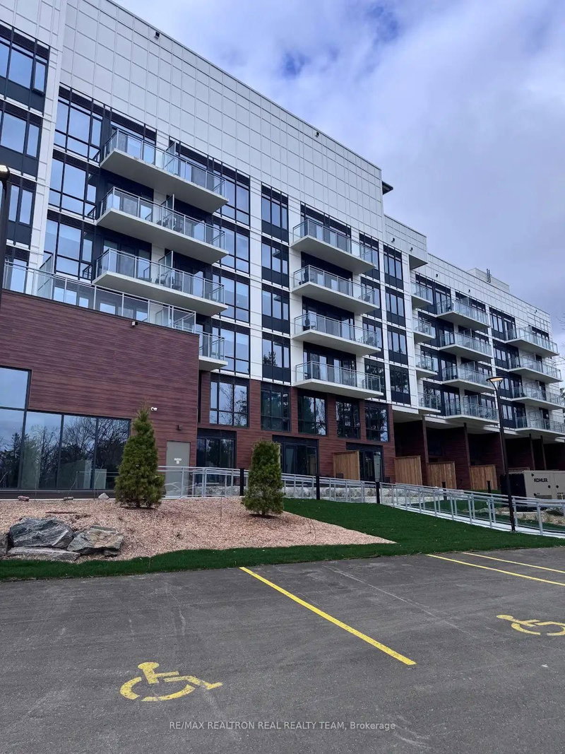 407 - 100 Carrick Trail