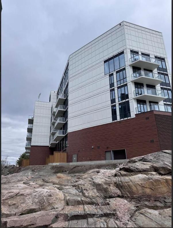 412 - 100 Carrick Trail