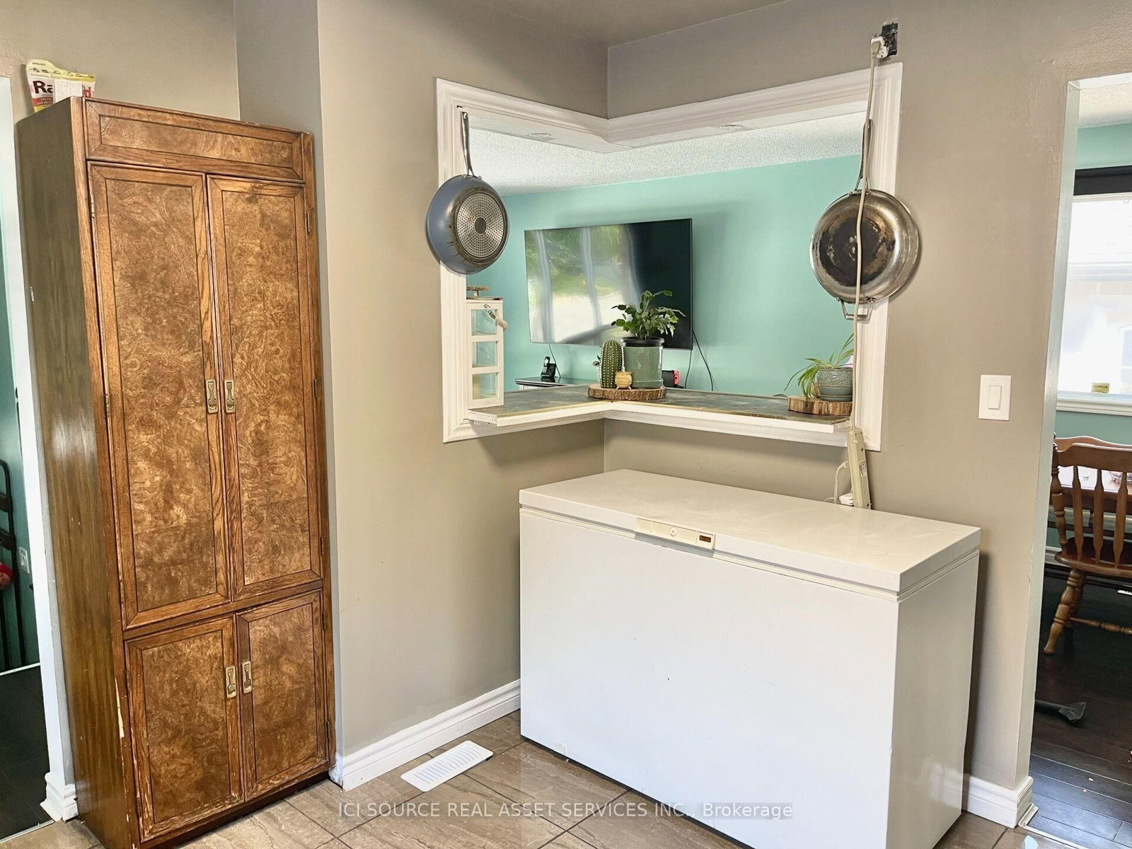 34 Grantham Avenue • St. Catharines, ON photo 12