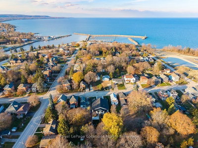 145 Boucher Street E • Meaford, ON photo 2
