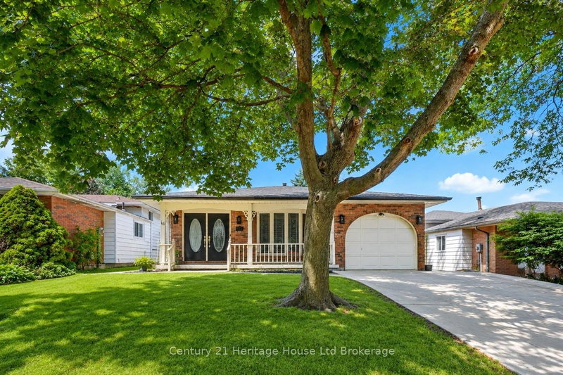18 Locust Crescent