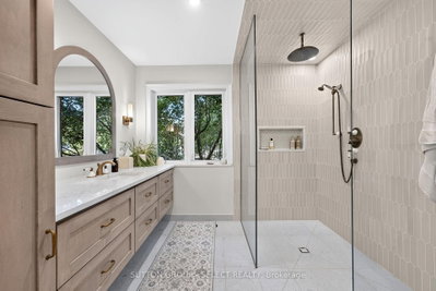 2 Garnet Court • London North, ON photo 9
