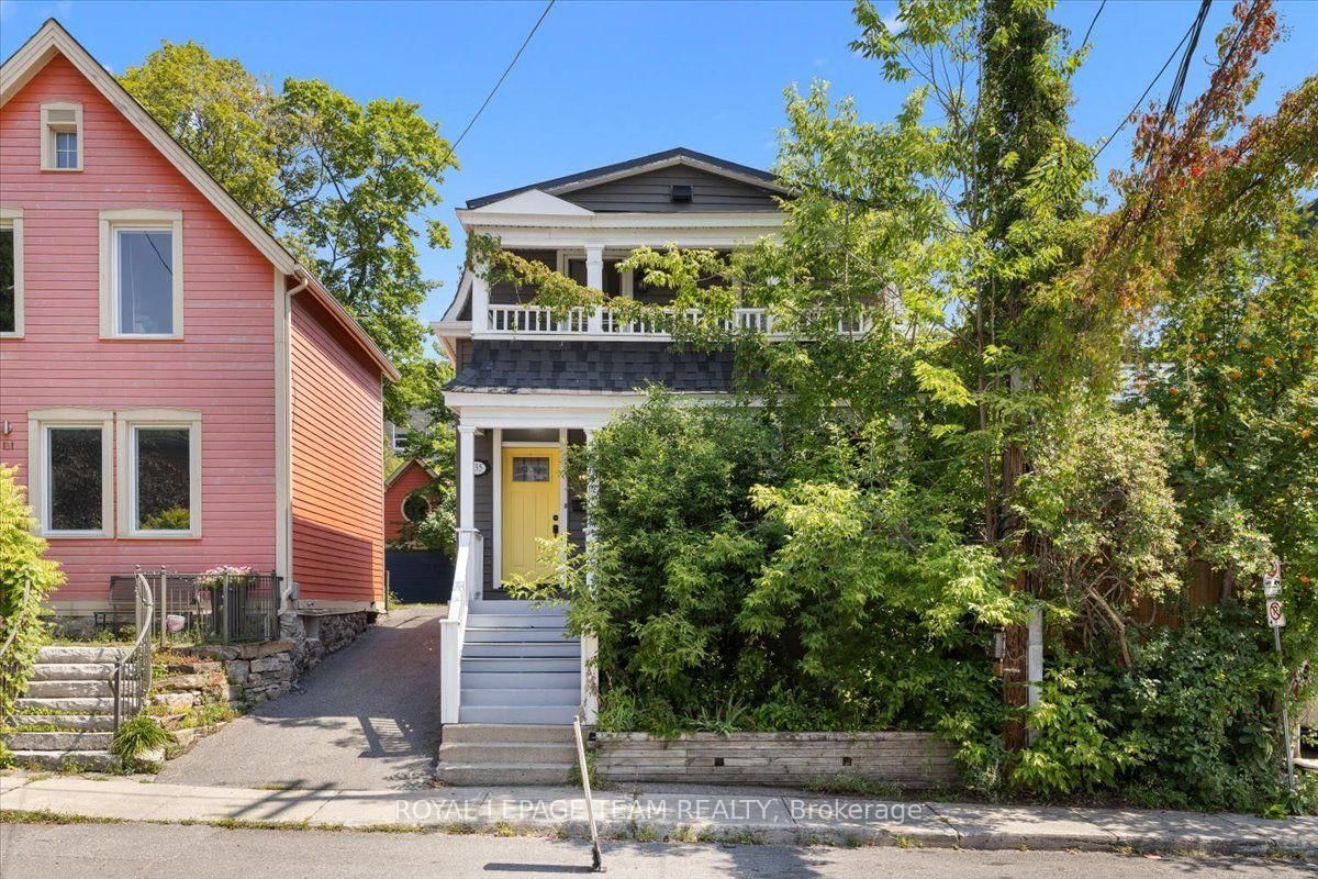 135 Upper Lorne Place • Ottawa, ON photo 2
