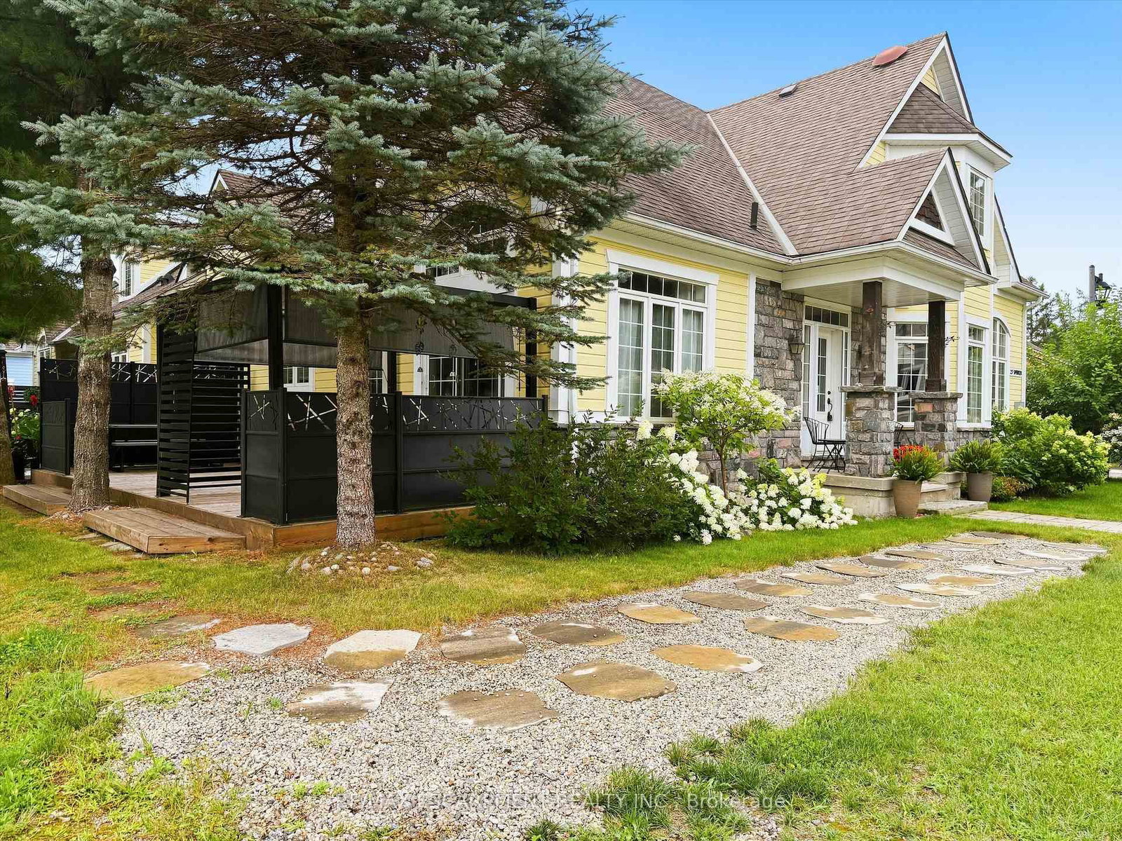 23 Spencer Street • Bracebridge, ON photo 3