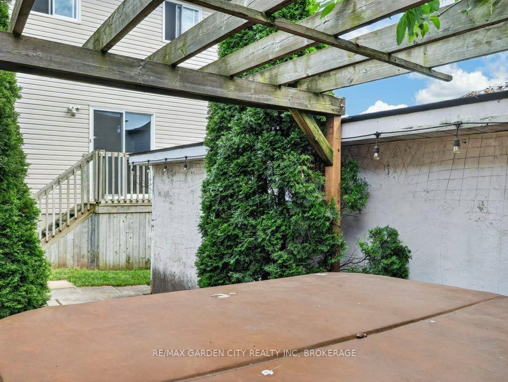 211 Morton Street S • Thorold, ON photo 30