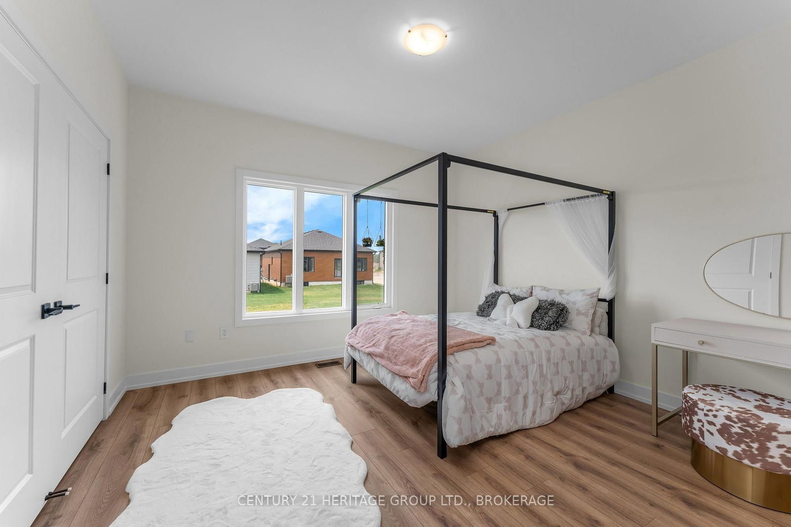 60 Dusenbury Drive • Bissett Creek, ON photo 4