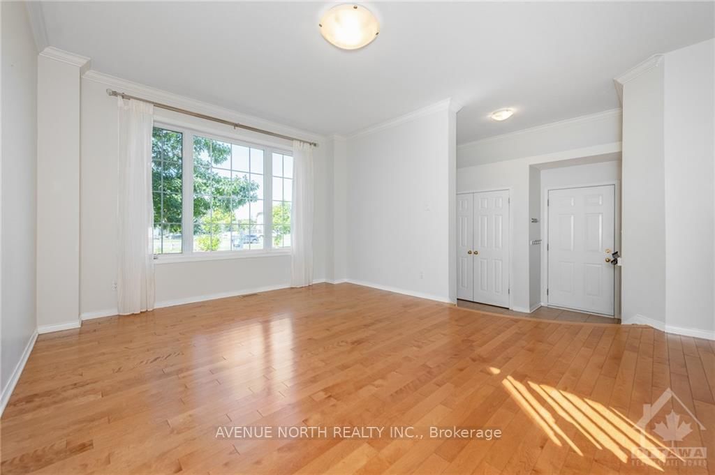 2370 Le Ruisseau Circle • Ottawa, ON photo 5