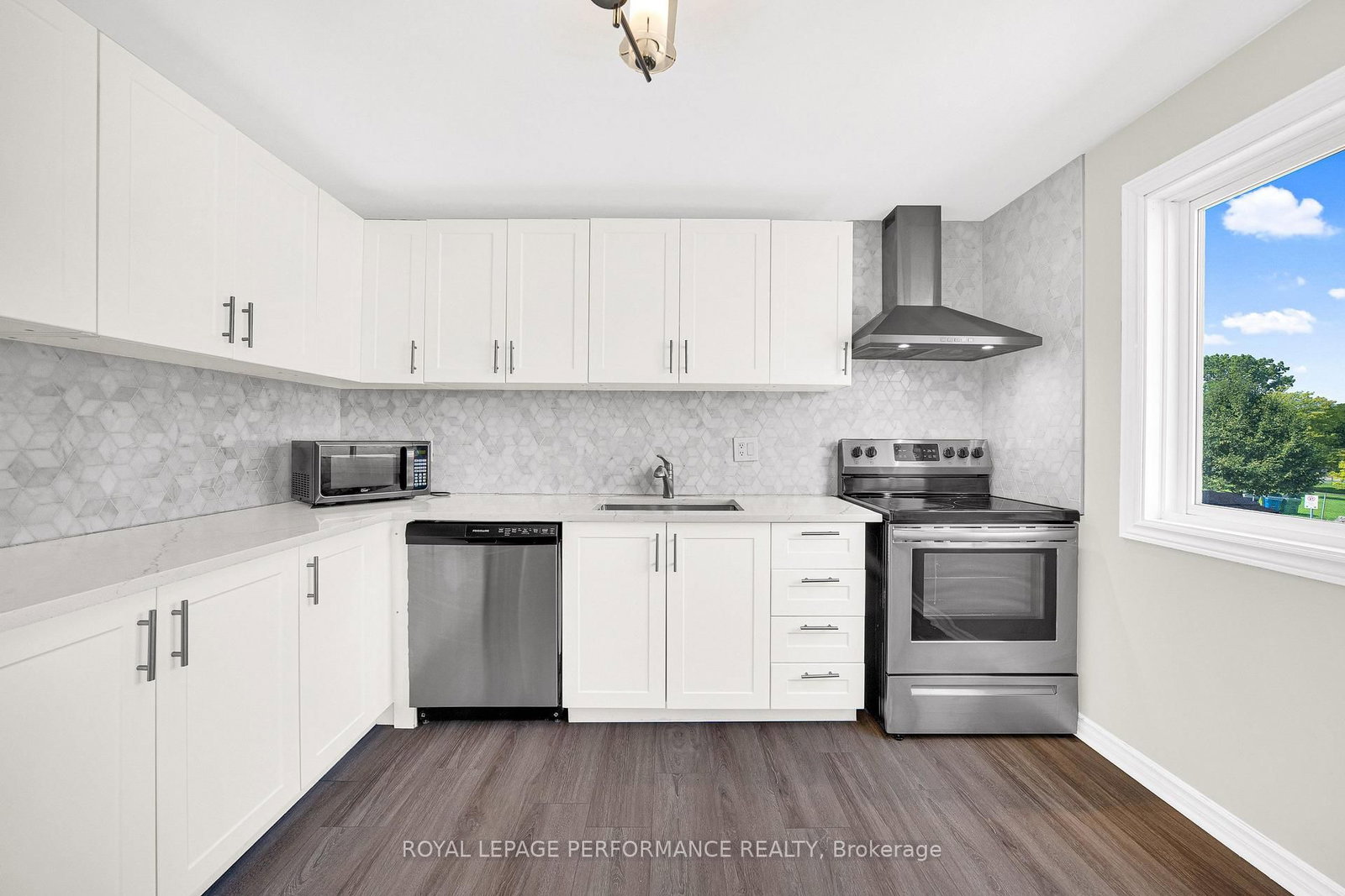 6966 Bois Avenue • Orleans, ON photo 19